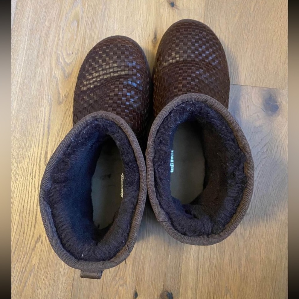 Ugg Boots men’s Size 9, women’s 10.5 - limited edition! - Picture 5 of 8